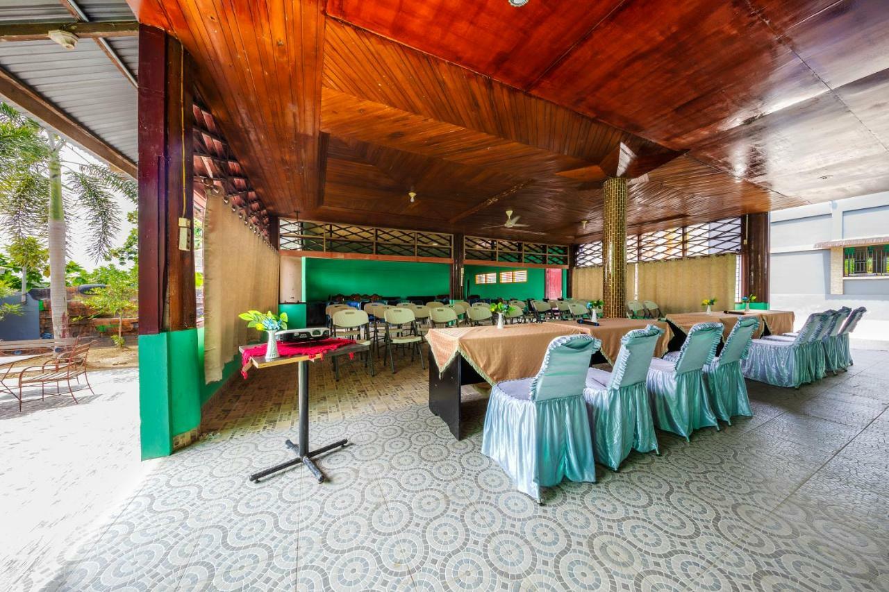 Mega Nasional Seaview Hotel Gunungsitoli Exterior foto